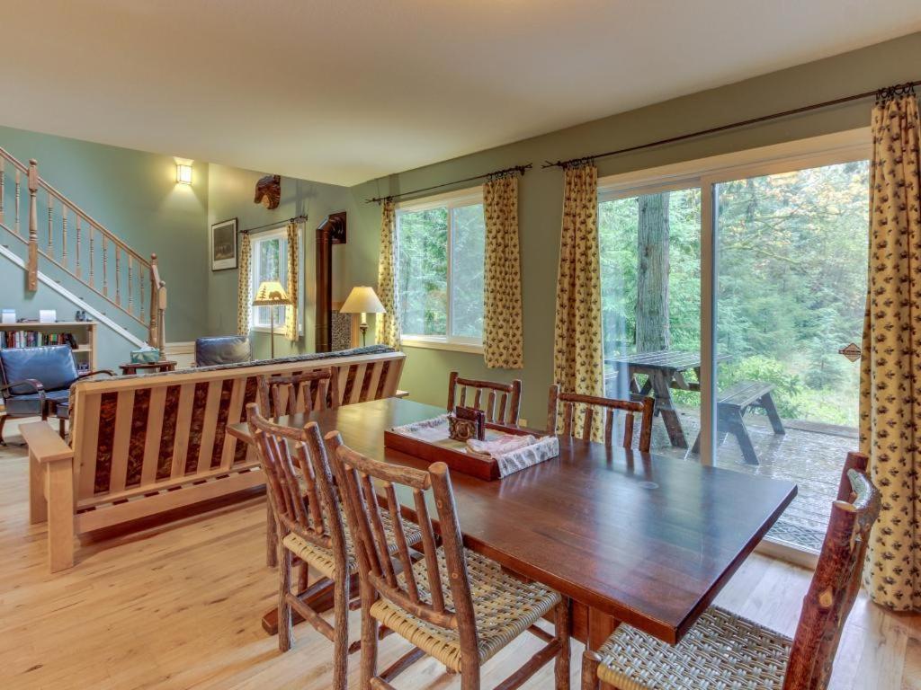 Roaring River Retreat Welches Экстерьер фото