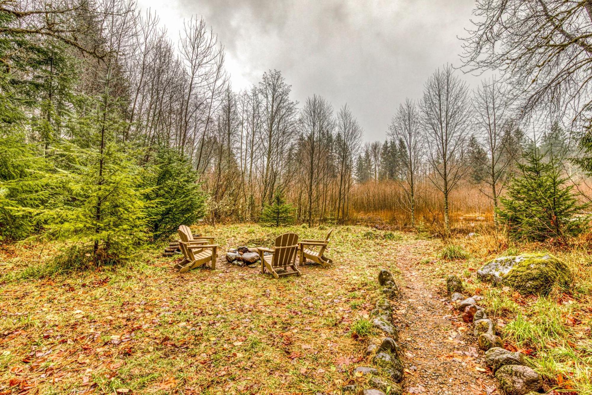 Roaring River Retreat Welches Номер фото